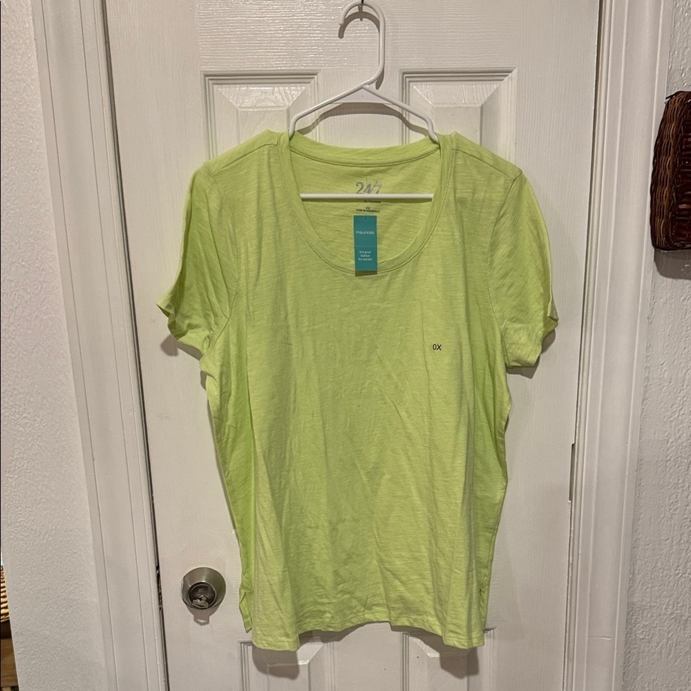 Maurices Women's Light Green Short Sleeve Tee